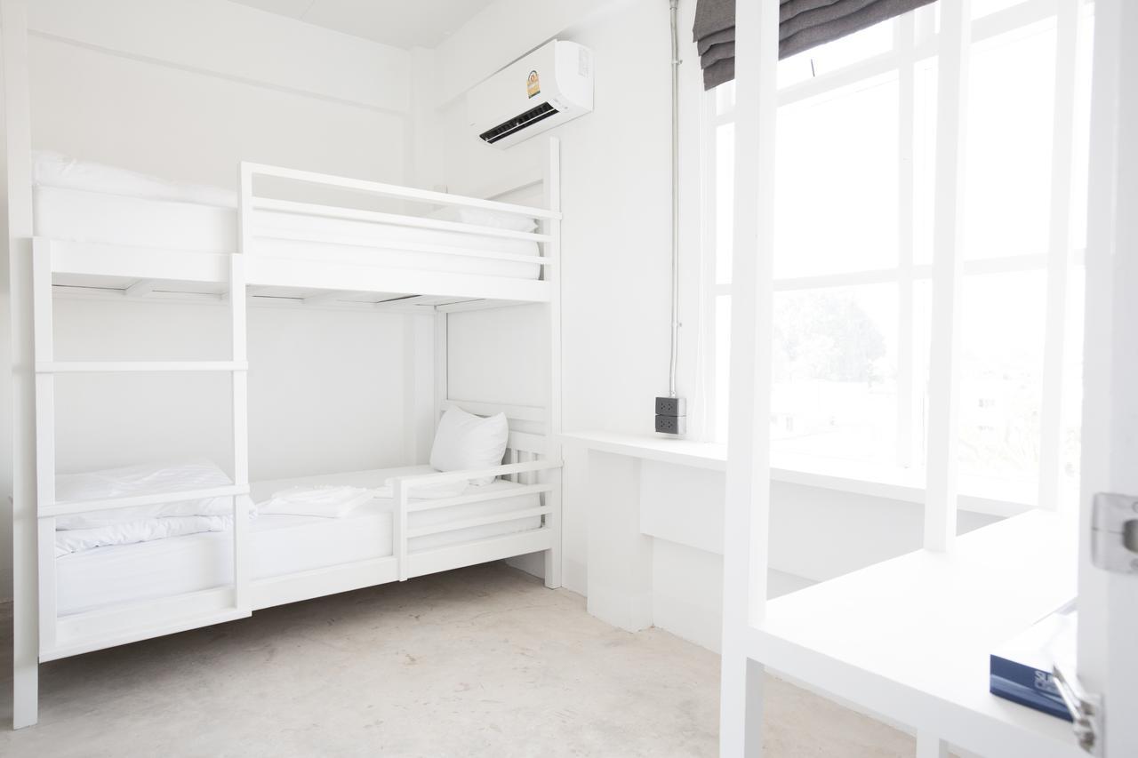Hostel Flat White Cafe X Poshtel Lampang Zewnętrze zdjęcie